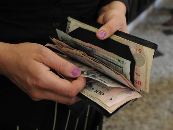 Investigan a mujer q...