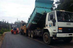 Se acondicionan calles en el barrio Pinares