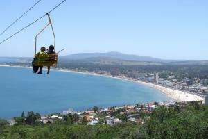 Licitan la instalación, reparación y explotación comercial de las aerosillas en Piriápolis