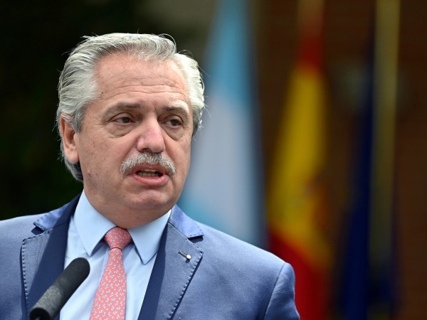 Juez procesó al expresidente argentino Alberto Fernández por violencia de género