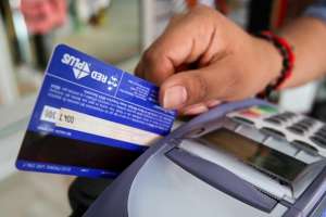 Empleada de un supermercado procesada por un delito continuado de estafa