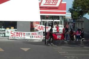 Nuevamente hubo movilización frente a grandes superficies