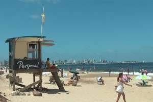 Asamblea definirá si los guardavidas bajan o no a las playas el 1° de diciembre