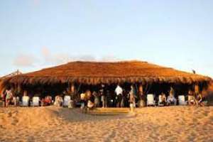 Edil del Partido Colorado pide que arreglen o demuelan un parador en Punta Ballena