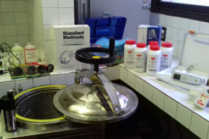 Suman nuevos equipos para que Bromatología aumente la calidad de sus análisis