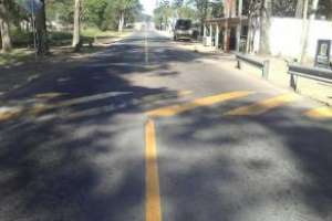 Realizan tareas de pintura en lomos de burro y pasarelas de Montoya y El Placer