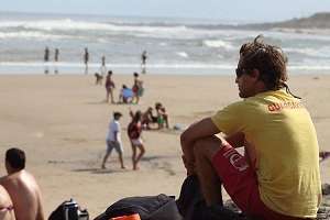 Guardavidas deciden el miércoles si bajan o no a las playas el 1° de diciembre
