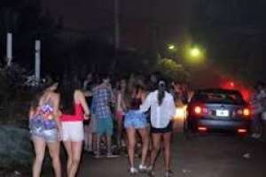 Autoridades abordan problemática de las fiestas en casas particulares