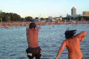 Los guardavidas de Maldonado no bajan hoy a las playas; el servicio podría comenzar el sábado