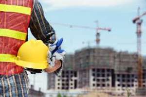 Empleo en la construcción local llegó a su piso y esperan lenta recuperación