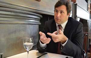 Labat: hay atisbos de un “posible acuerdo” de ANCAP con  Petrobras a y Axion