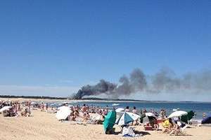 Incendio en zona de Laguna Escondida en José Ignacio;  hay casas cerca