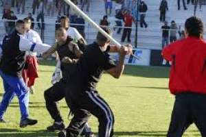 Gobierno firma un decreto para combatir la violencia en el deporte