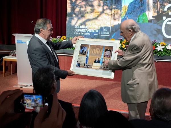 Colonia festeja los...