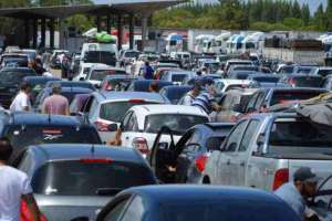 Comisión de Turismo de Diputados reclama que se agilite la entrada y salida al país