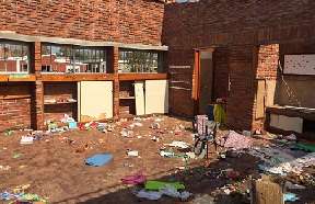 Florit: tras el desastre, hubo robos en la Escuela 13 de San Carlos