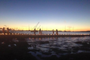 Reciben botellones de 5 litros para aniversario del muelle de Mailhos