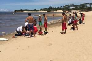 Dramático rescate de tres menores por parte de la Brigada de Guardavidas en el arroyo Maldonado