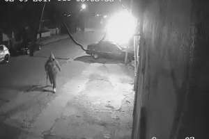 A la cárcel un joven que se llevó el auto de su padre, intentó rapiñar una farmacia y chocó con un taxi 