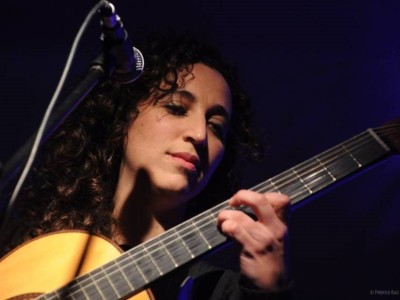 La compositora, cantante y guitarrista Viviana Ruiz se presentará en Maldonado