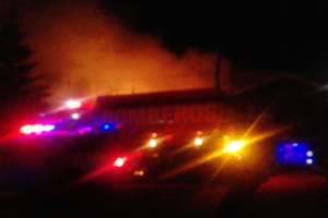 Incendio devoró locales de La Barra