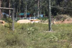 Intendencia denuncia ocupaciones en Punta Negra; dicen que realizan taller de construcción en barro 