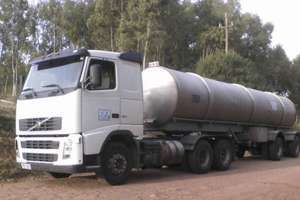 OSE-UGD abastece el tanque de agua potable de Garzón con camiones cisternas