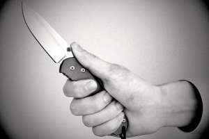 Una mujer pidió un taxi en barrio Kennedy y asaltó al conductor