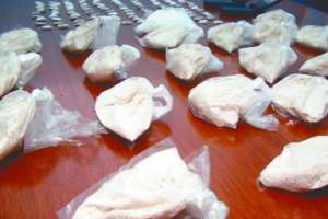 Droga incautada y 3 detenidos tras allanamientos en Los Eucaliptus