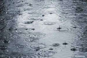 Barrio La Candelaria: vecinos reclaman por una calle que se inunda cada vez que llueve