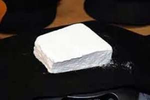 Un hombre dijo que encontró dinero, coca y armas "en un arroyo", en San Carlos