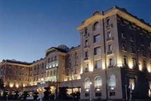 240 empleados del Argentino Hotel temen por su fuente de trabajo