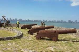 Cureñas y cañones instalados en la Isla Gorriti resaltarán su valor histórico