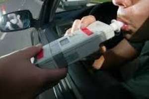 Cuatro hombres y una mujer procesados por ley de faltas