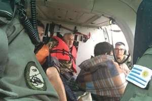Inundaciones: la Fuerza Aérea realizó un complejo rescate de 23 personas en Artigas
