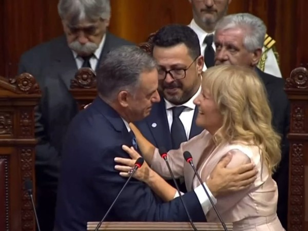 Orsi tras asumir la presidencia de Uruguay: “Es tiempo de abrir las puertas a la esperanza”