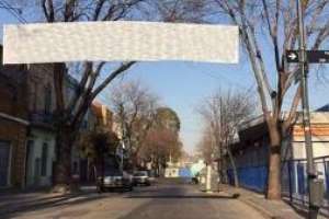 Pasacalles no autorizados serán retirados