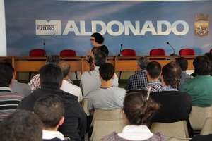 Operarios de carnicerías y transportistas de carne reciben capacitación