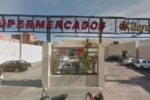 Investigan robo en sucursal de supermercado: se llevaron 3 armas