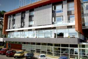 Mujer internada grave tras caída de bicicleta provocada por perros