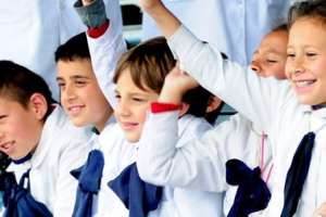 Niños de escuelas rurales de Maldonado se reúnen en el Centro de Convenciones