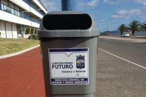 Comenzó el recambio de 1.500 papeleras en todo el departamento