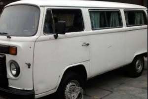 Denuncian que una camioneta blanca está persiguiendo niños en San Carlos