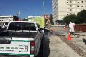 Aseo Urbano: ejecutan la limpieza y lavado de veredas con maquinaria especializada