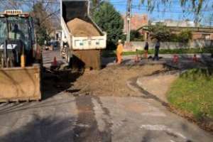 Ejecutaron trabajos de bacheo en el barrio Santa Teresita