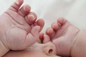 La bebé intoxicada por drogas fue dada de alta y queda a cargo de la abuela