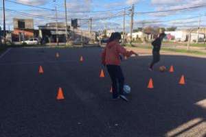 Resaltan la gran convocatoria de niñas en la escuela gratuita de Fútbol Femenino