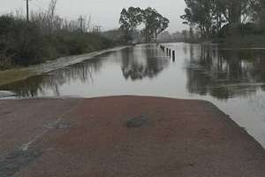 
Todavía hay pasos cortados en San Carlos debido a las intensas lluvias
