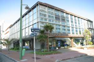 Polgar ratifica el cierre de cajas físicas en la sucursal del BROU de Punta del Este