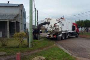 Se ejecutó la limpieza de colectores pluviales en el barrio 14 de febrero